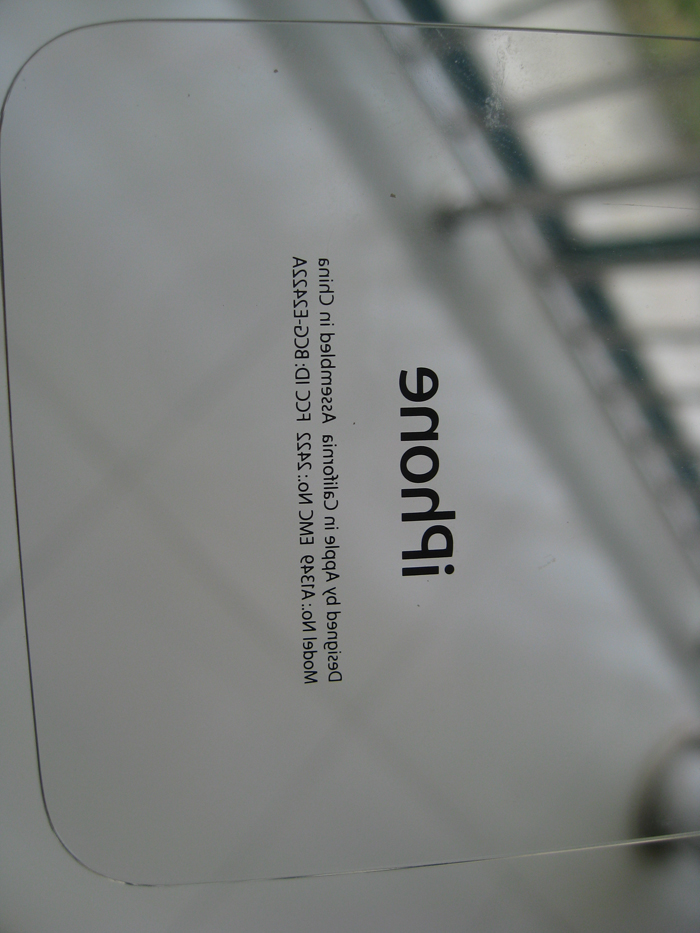 iPhone后盖移印效果 采用欧莱特OP-171E单色油盅移印机